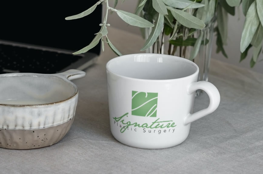 signature-plastic-surgery-logo-mug